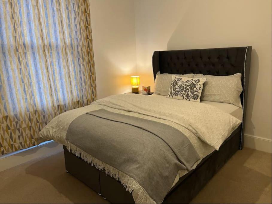 Two Bedroom Flat In Лондон Екстер'єр фото