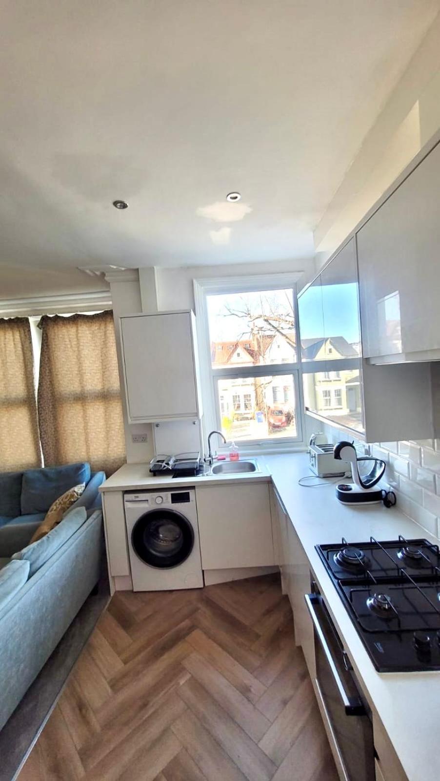 Two Bedroom Flat In Лондон Екстер'єр фото